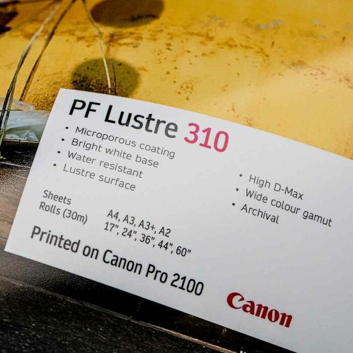 Fotospeed PF Lustre 310 g/m² - 44" x 30 meter blir oversatt til norsk som:

Fotospeed PF Lustre 310 g/m² - 44" x 30 meter